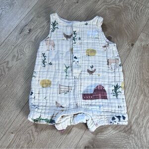 Angel dear muslin farm print romper size 6-12 months gender neutral